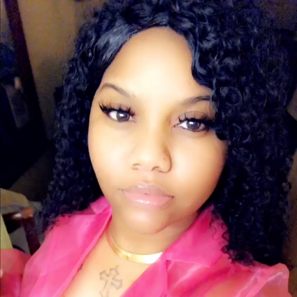 Meet your Posher, Shareka